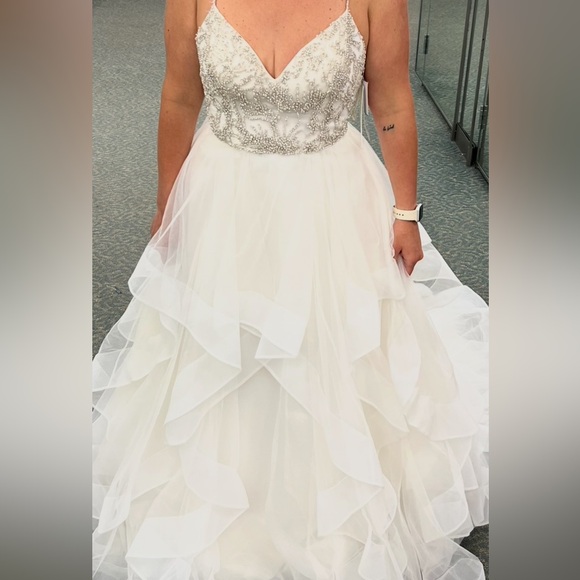 Elegant White Wedding Dress with Silver Embellishments - Picture 8 of 11